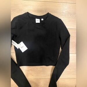 Aritzia TNA cropped long sleeve